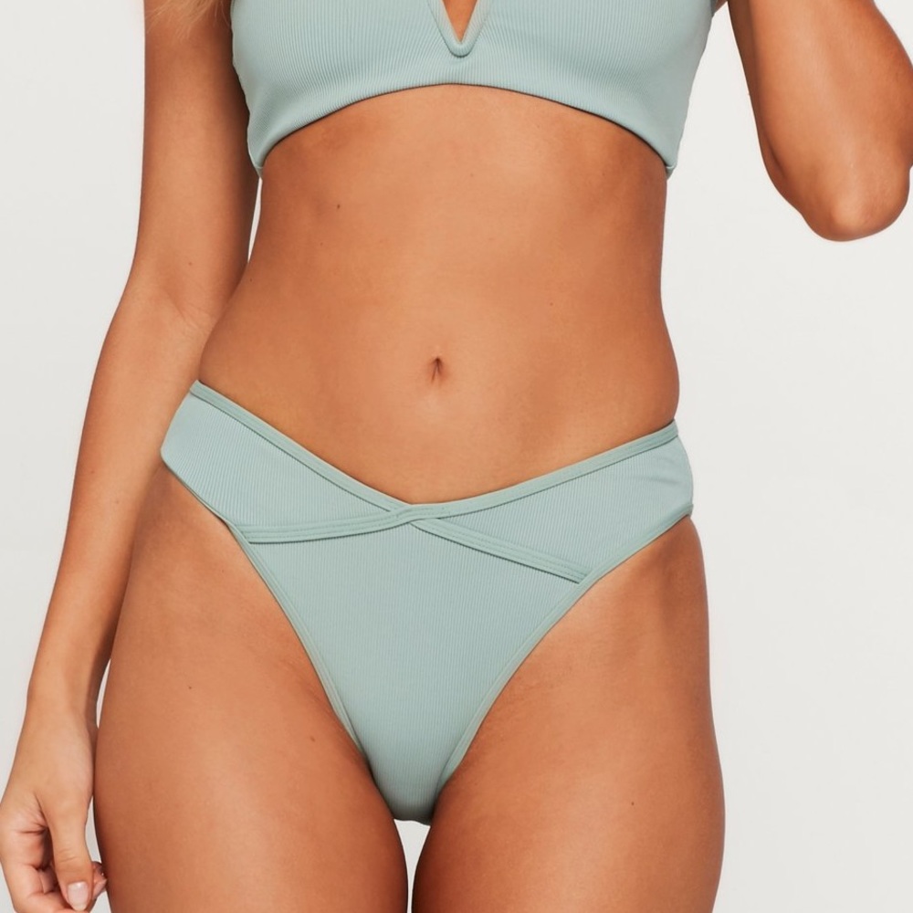 L*SPACE Ribbed Fanning Bikini Bottom